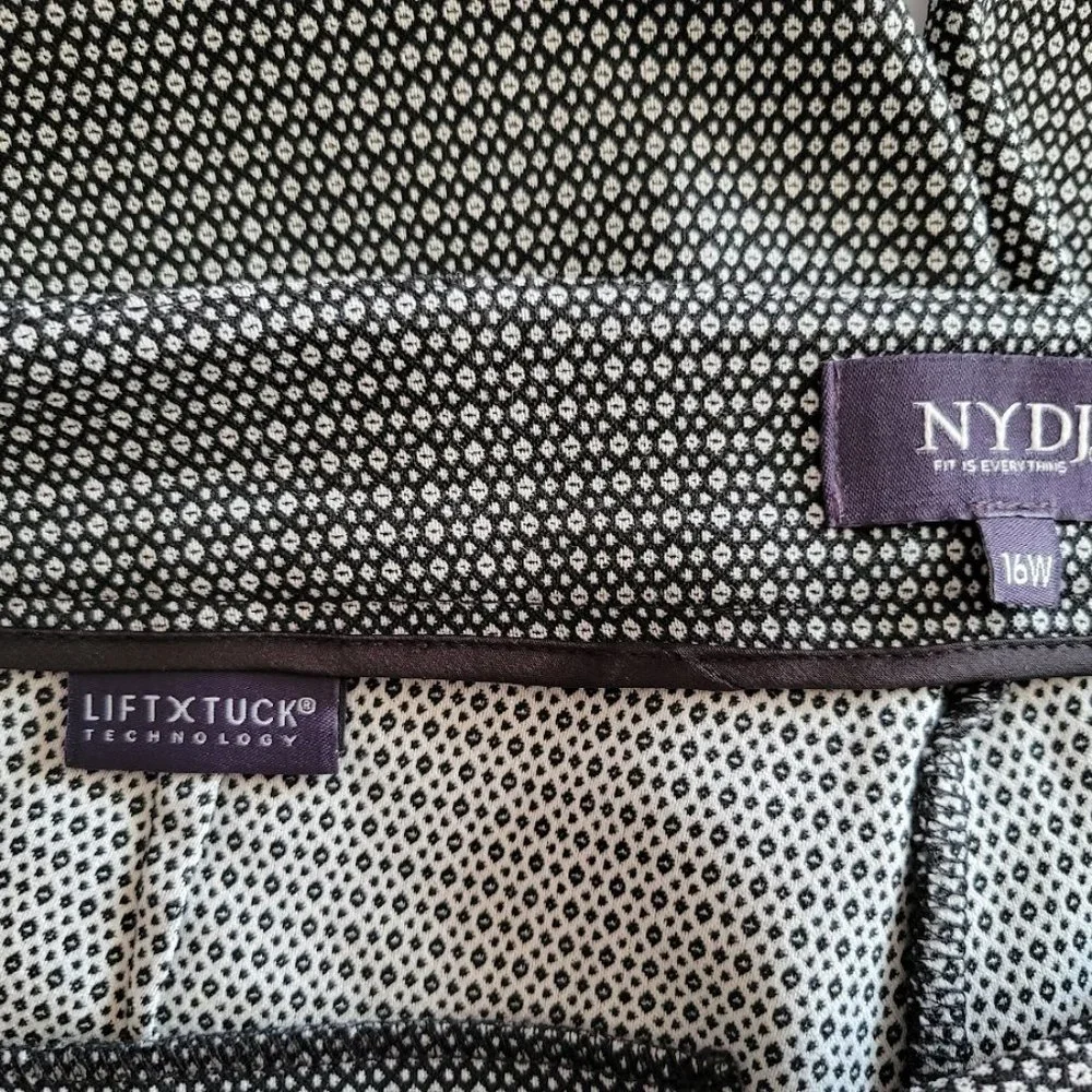 NYDJ black and white stretch ankle length pants‎ Size 16W